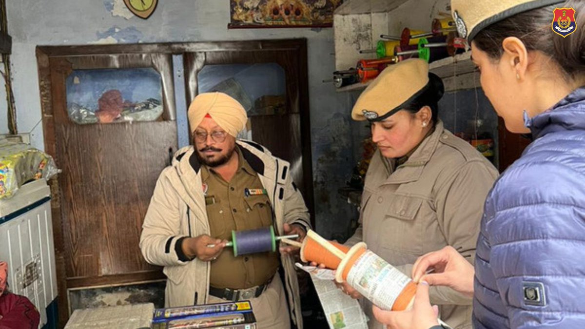 KhannaPolice's tweet photo. In an ongoing campaign against Chinese String, checking of various shops was done and shopkeepers were instructed not to sell Chinese string rolls.
#SayNoToChineseString https://t.co/ZfopjkLOAx