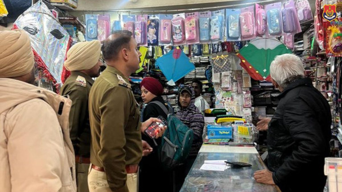 KhannaPolice's tweet photo. In an ongoing campaign against Chinese String, checking of various shops was done and shopkeepers were instructed not to sell Chinese string rolls.
#SayNoToChineseString https://t.co/ZfopjkLOAx