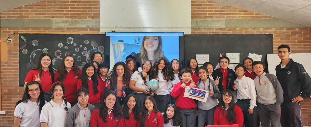 LauraMolares's tweet photo. @DrBradBrad Gracias, @APECScolombia, por su dedicación y compromiso de hacer realidad este evento. https://t.co/DOV7IZfd1w