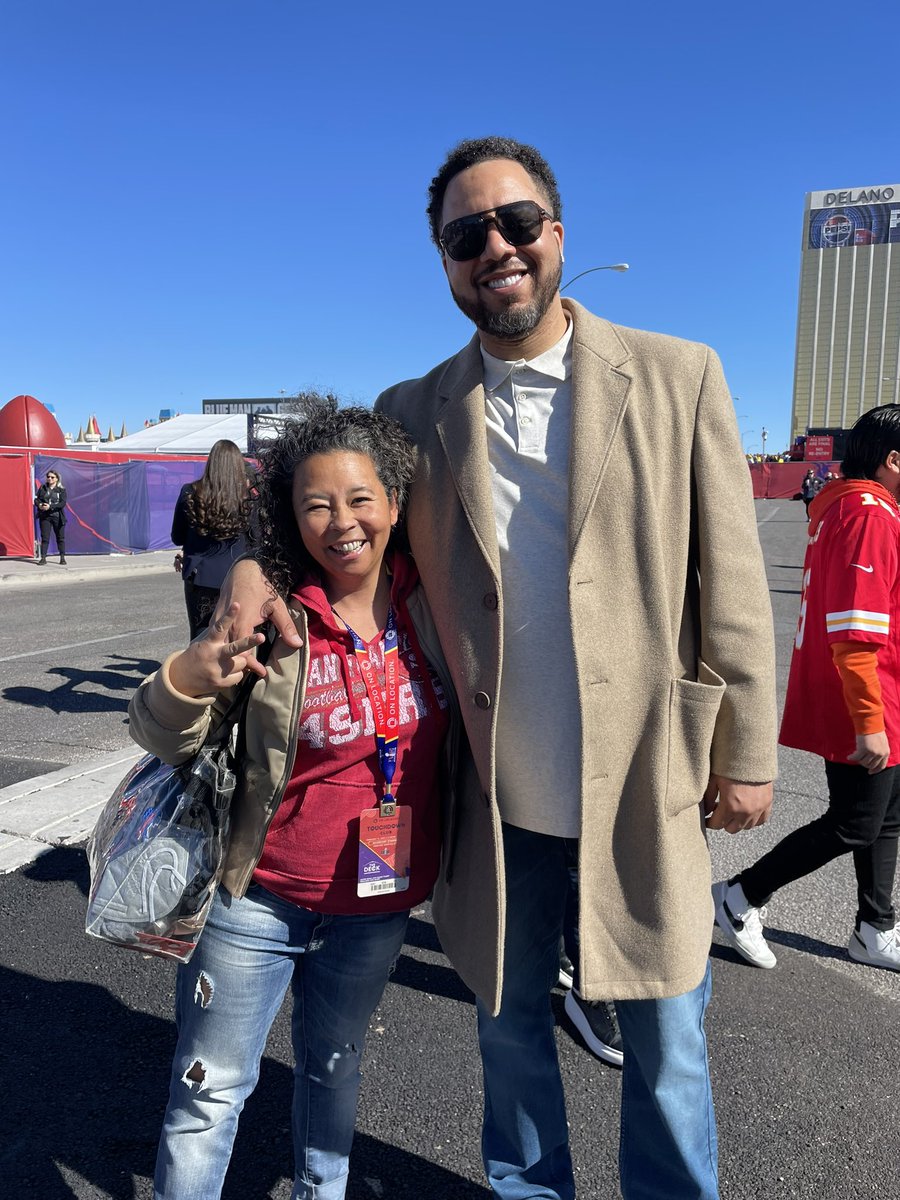 rjatencion's tweet photo. Disappointed that the Niners lost and fans are giving @brandinpodziem2 grief 😡 but stoked I I got to meet @BontaHill #SuperBowl #madeinSF #wesayFrisco https://t.co/ZR49GLfOp8