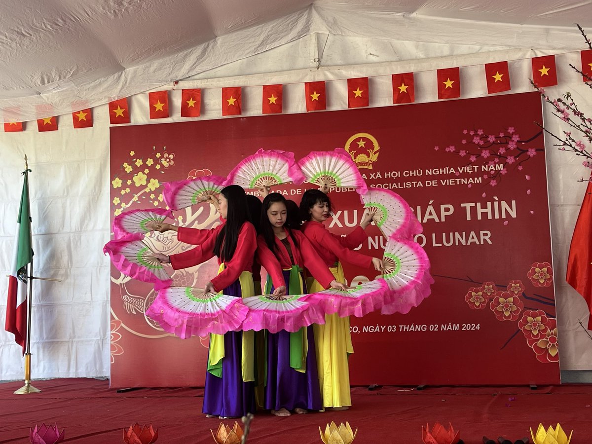 Fue un gusto acompañar al Embajador Nam y la comunidad de Vietnam en  nuestro país, a festejar el Año Nuevo Lunar (o Tết) que es la fiesta y  festival más important por, image size:1200x900