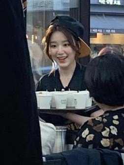 모든 슈화팬들이 슈화가 귀여움과 꼬질함이 동시에 공존할 수 있다는 걸 알앗음 좋겠어