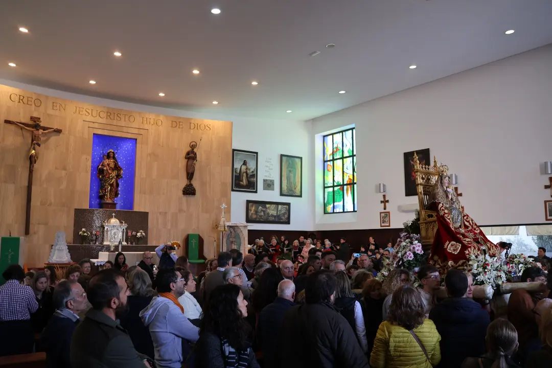 Recordamos la histórica visita que realizó hace 1 año nuestra Celestial Protectora la Virgen de Valme <a href="/Hdad_Valme/">Hermandad de Valme</a> a nuestra <a href="/parroquiaoliva/">Parroquiadelaolivadh</a> donde se puso frente a frente con nuestro titular el Dulce Nombre de Jesús. Ayer, hoy y siempre valenos Virgen de Valme.