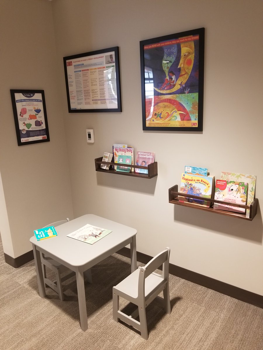 Tamarack Health Hayward Medical Center recently celebrated its one year anniversary of providing Reach Out and Read in its clinic. 🎉

Below is its wonderful literacy-rich waiting area. 

#reachoutandread #earlyliteracy #BooksBuildBetterBrains