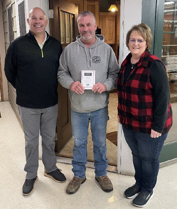 Spahn &amp; Rose Driver Tim Miles put in extra hours to help a contractor customer get back to work and finish a project over a weekend.

Meet Tim: hubs.ly/Q02kJPjc0