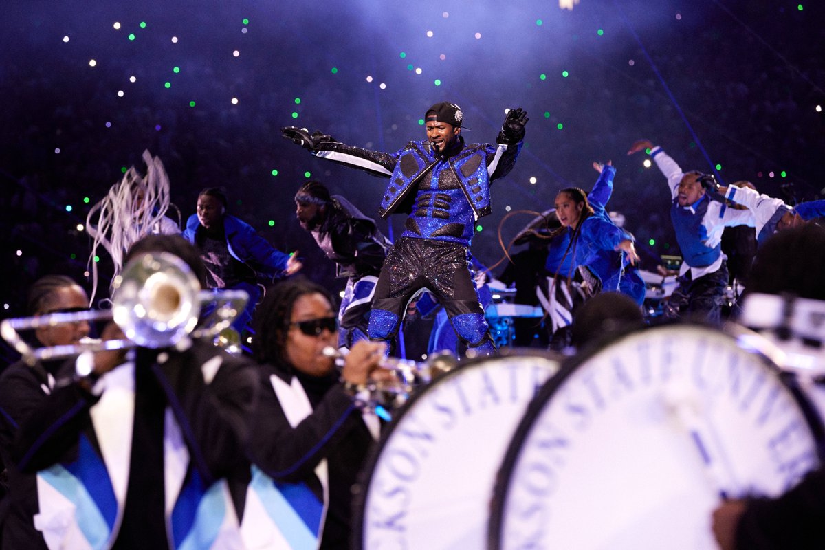 Thirty years of hard work all led to one moment! @Usher delivered the performance of a lifetime at #SBLVIII. 👑

Relive the #AppleMusicHalftime Show now, only on Apple Music. apple.co/SBLVIII

@NFL @RocNation @NFLonCBS