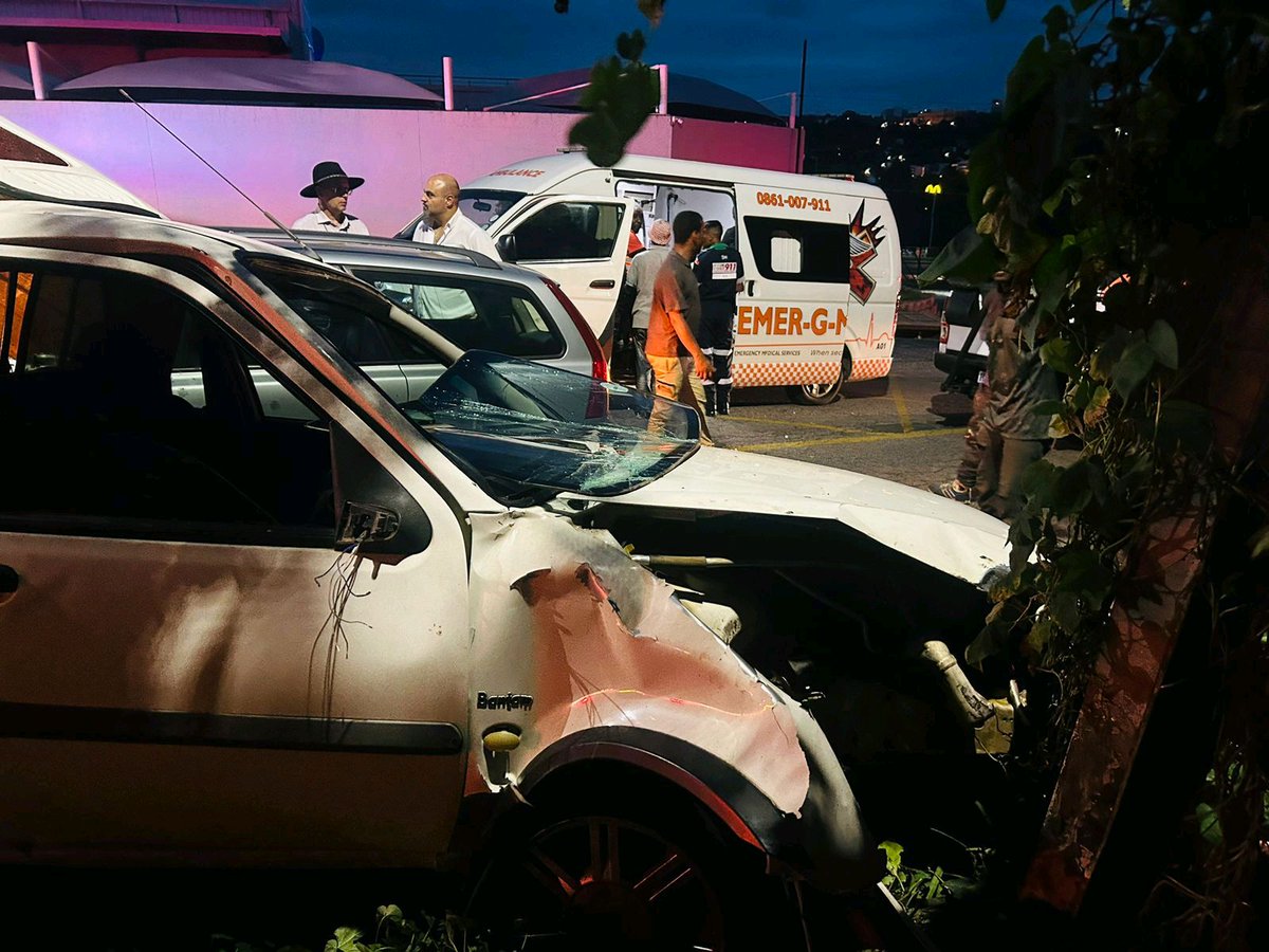 EMER_G_MED's tweet image. Our Johannesburg teams had their hands full this weekend responding to incidents all over.

Luckily no fatalities were reported.

Emer-G-Med
#whensecondscount