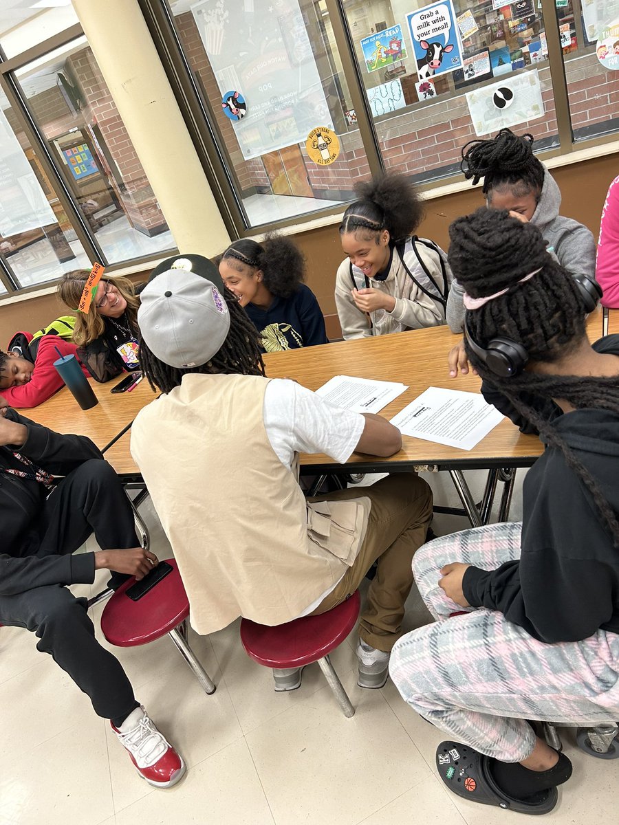 Last Thursday President Ke’Shawn Hess was invited to speak with a group of students from Glen Oak!

The topic was achieving dreams through hard work.🤝🏾

President Hess would love to empower more youth to achieve their dreams, DM us to schedule President Hess!👏🏾