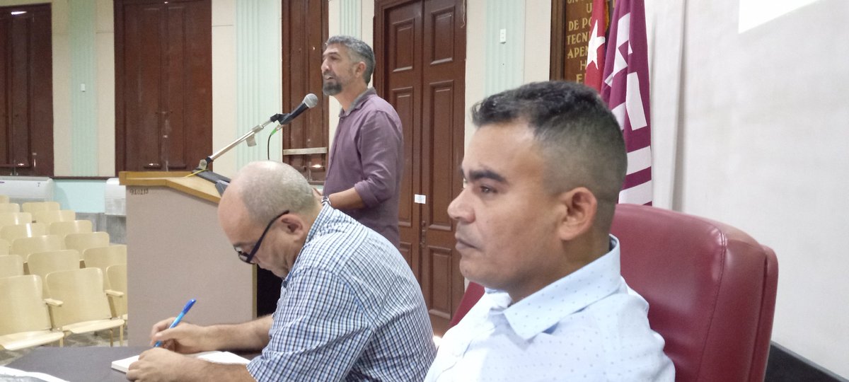 Roilancu1's tweet photo. Hoy intercambiamos con los secretarios generales de los núcleos del Partido de la Universidad de la Habana, como parte de la preparación para el proceso político sobre las proyecciones de la economía en 2024.
Se partió de las esencias en los discursos de #Raúl y @DiazCanelB. https://t.co/Hpvh1nFTjI