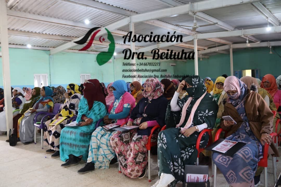 ABeituha's tweet photo. Una imagen de las Jornadas de Sensibilización Sanitaria que ha llevado a cabo hoy la asociación Dra. Beituha en El Aaiún 
Muy orgullosas estamos de nuestras profesionales y de nuestras mujeres asistentes!
Sencillamente felicidades y mil gracias🌹
Mas imágenes en los próximos días https://t.co/8NksHYHNQm