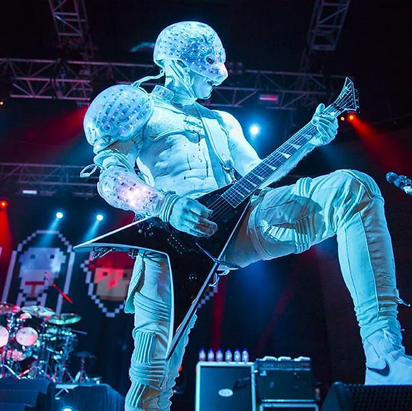 SKULLVOLVER 🩻🩸 tweet media