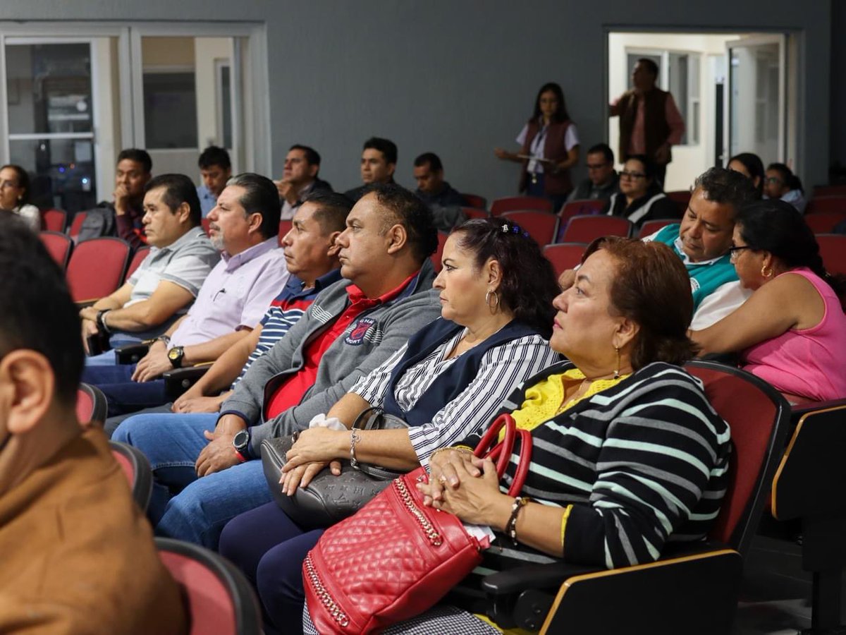 Secretaría de Desarrollo Económico y del Trabajo (@sdeyt_morelos) on Twitter photo 📄#Boletín | Colabora SDEyT en la capacitación docente del <a href="/cecytemorelos/">CECyTE Morelos</a> en inteligencia artificial 🤖
✅ Más de 40 educadores de los distintos planteles pueden utilizar la IA para personalizar la experiencia educativa de cada estudiante
Más detalles👉🏻bitly.ws/3d3yz 📄#Boletín | Colabora SDEyT en la capacitación docente del <a href="/cecytemorelos/">CECyTE Morelos</a> en inteligencia artificial 🤖
✅ Más de 40 educadores de los distintos planteles pueden utilizar la IA para personalizar la experiencia educativa de cada estudiante
Más detalles👉🏻bitly.ws/3d3yz