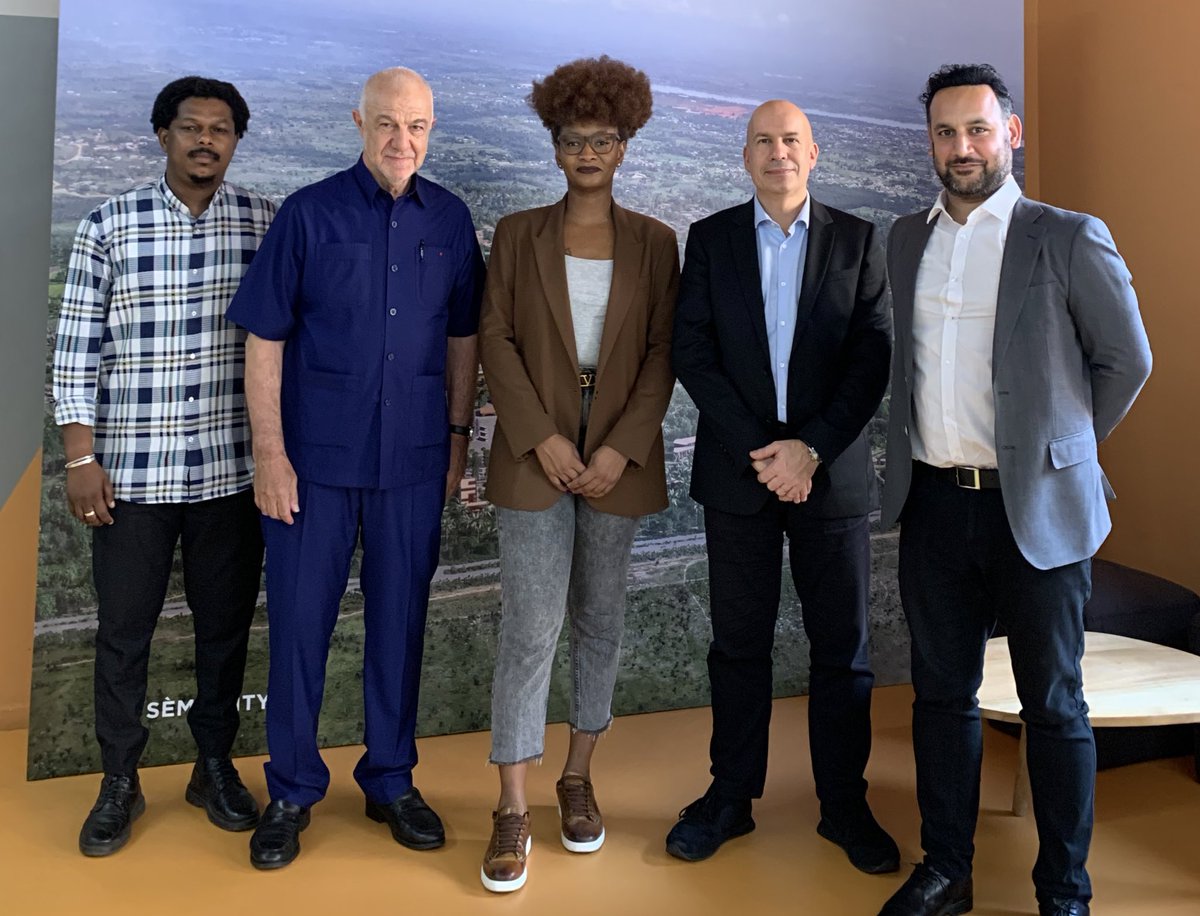 JMCambaceres's tweet image. #Cotonou #Bénin: poursuite mission avec délégation C&amp;amp;D-#FIGS. RV avec responsables de: @CampusFrance, Agence @SemeCity (projet cher au Président @PatriceTalonPR ), du #LabLA, de l’Institut universitaire panafricain #IUP de #PortoNovo et de l’@AFD_France.