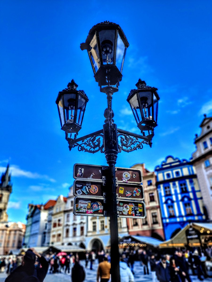 Prague = Beautiful in blue 💙

#MondayMotivation #ShotOnOPPO #Prague #czech #OPPOFindX5Pro