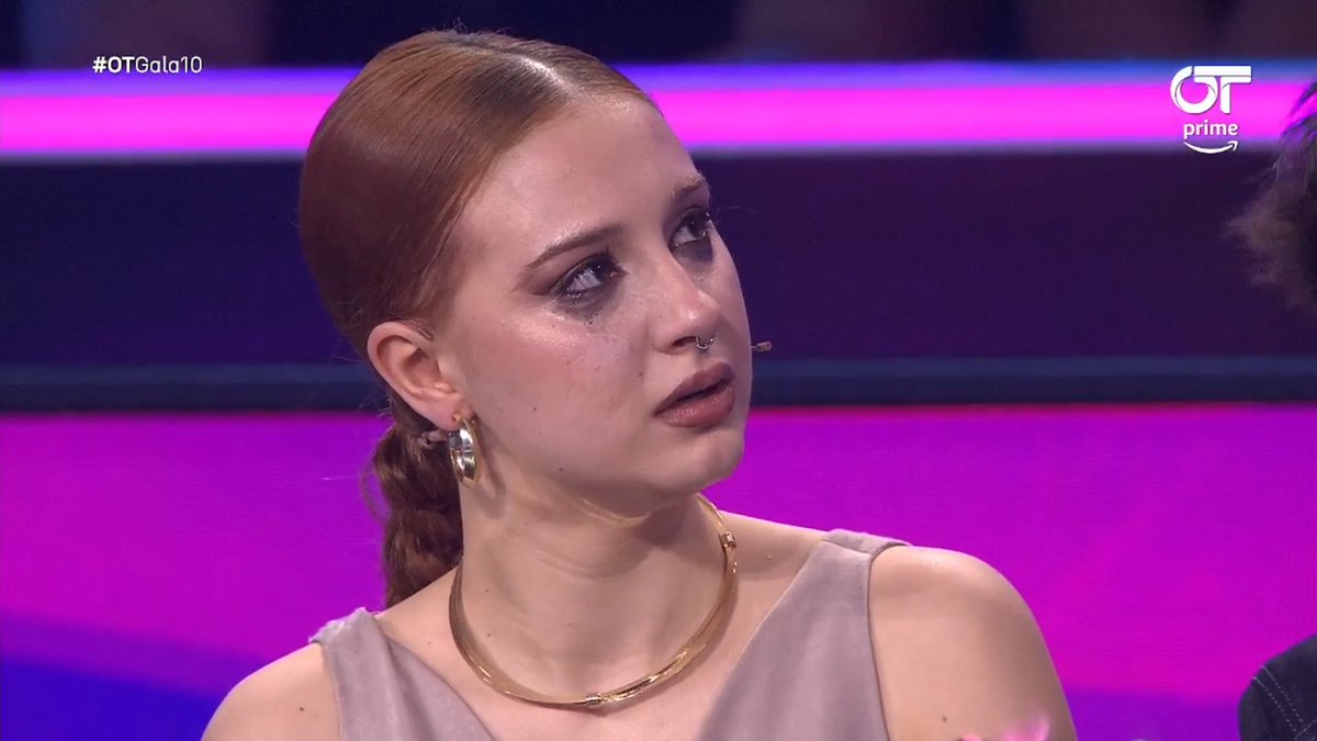 pocosehablx's tweet image. martin finalista por saber idiomas y lucas por ser positivo