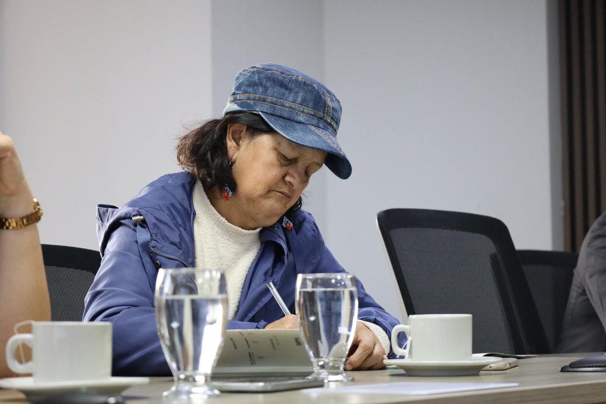 LuzDanaLe's tweet photo. #AEstaHora junto a nuestro director @JorgeELondonoU nos reunimos con Asociaciones Campesinas para socializar la estrategia Comunidad Campesina a través del programa SENA Emprende Rural y, así, construir juntos mayores oportunidades para el campo 👩🏻‍🌾🧑🏿‍🌾#GobienodelCambio https://t.co/NkTSNfMdED