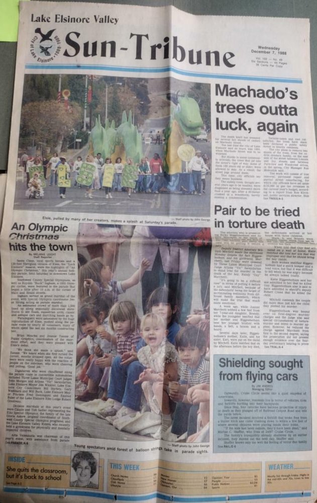 IlindaSOfficial's tweet photo. My favorite Elsie ad is the Parade. Elsie, pulled by her Creators. Whoo-Hoo it's a Celebration!
🎈💃🎉
Featured on December 7, 1988 on The SunTribune. #BringBackElsie #FriendsOfElsie #ItsACelebration https://t.co/XlFOaQ7D5m