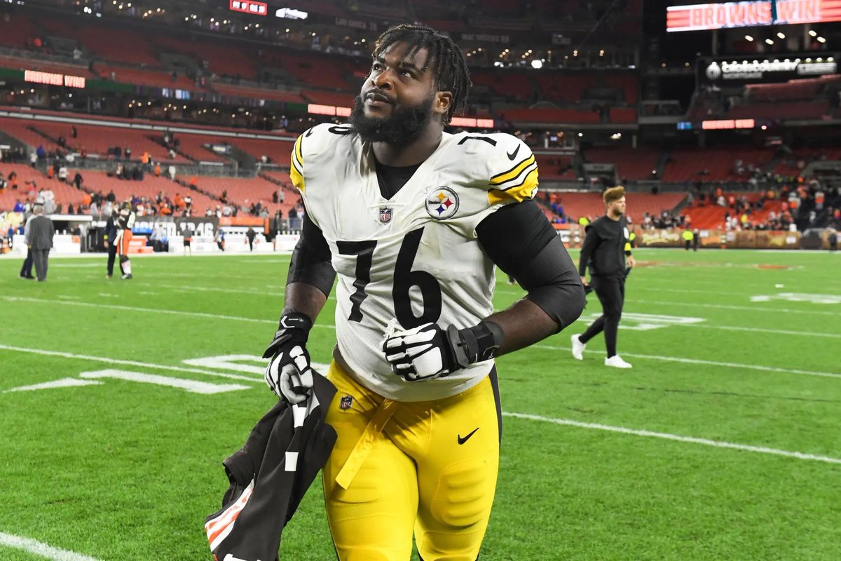 andreaibanco's tweet photo. Los Steelers dijeron, se termina el Super Bowl y empieza nuestra temporada 2024...

Además de Trubisky, también cortaron al OT Chukwuma Okorafor y al punter, Pressley Harvin III.

@nflgirlsmx https://t.co/QeTgNqrYfE