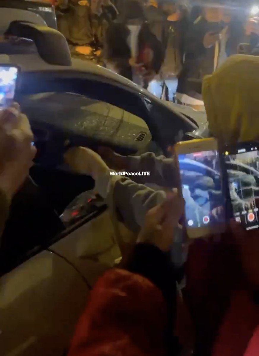 friscolive415's tweet image. Guys take a look at the hooded guy wearing a 49ers jersey setting off a firework inside the @Waymo and then rewatch this video below that I posted 5 mins before the whole incident went down... hint... look for the guy on the pole!! #number97