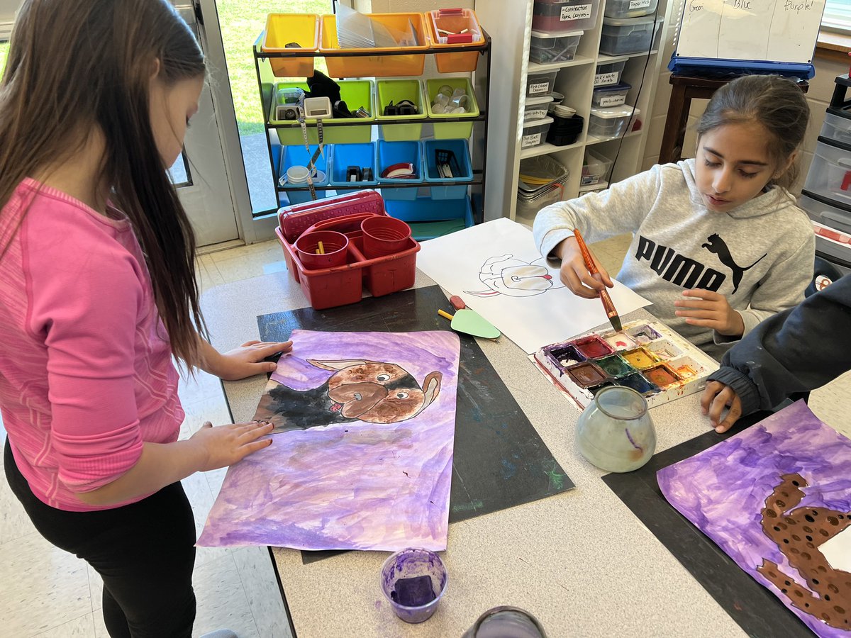 MrsSims7's tweet image. Second Grade Artists fingerpainting their Iris Scott inspired Wet Dogs! @RiverRidgeElem