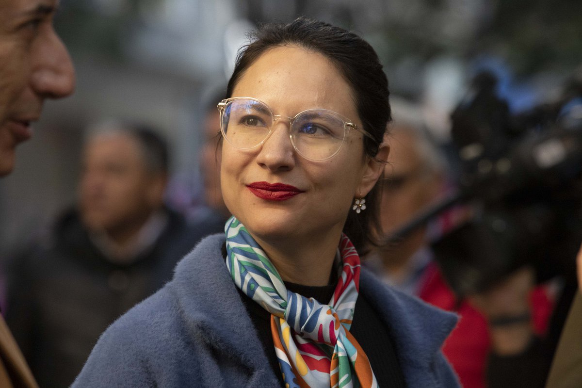 MaggInvernista's tweet photo. A Iraci Hassler, hay que sacarla si o si de las próximas elecciones,  no más comunismo en Santiago Centro, nefastos! https://t.co/cGYOc4Iyhq