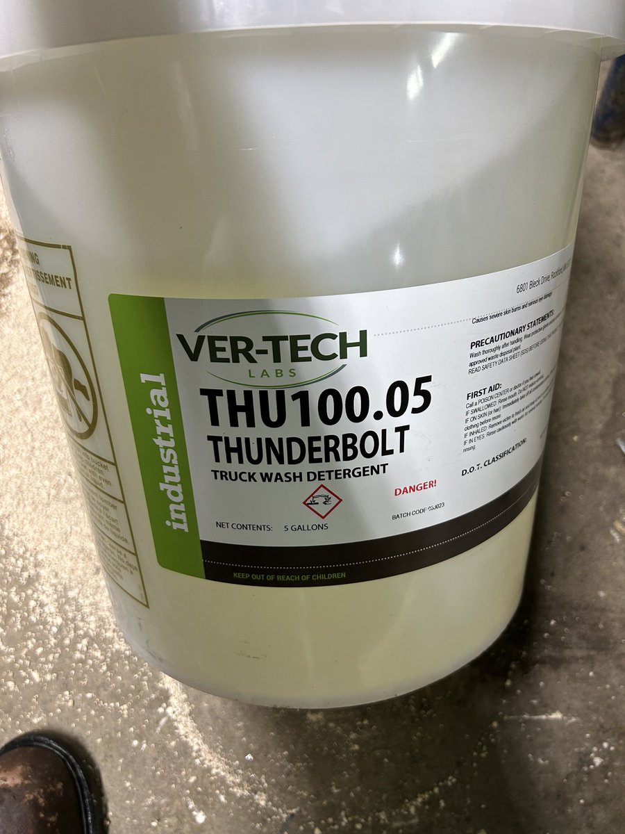 NicolasFerre1's tweet photo. @SilverStarAg might sell outback gps but he’s not too bad of a guy to deal with. Picked up some Thunderbolt and Tru Pearl from him. Pretty impressive! https://t.co/kemrmKYzON