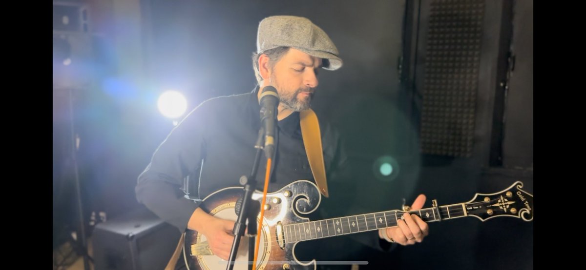 Music video in production this eve, new <a href="/outlaworchestra/">The Outlaw Orchestra</a> single out this Friday 
.
#banjo #electricbanjo #rockstar #goldtone #musician #artist #recordingartist #outlaw #theoutlaworchestra