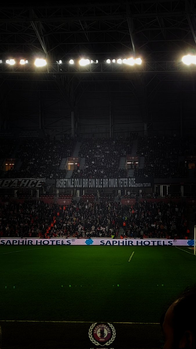 Sogutlubahce55's tweet photo. HASRETİN DOLU BİR GÜN BİLE BİR ÖMÜR YETER BİZE

SAYGI SEVGİ ÖZLEM VE RAHMETLE➰️🙏

#Söğütlübahçe  #EnginTatar https://t.co/efLDgHvNc6