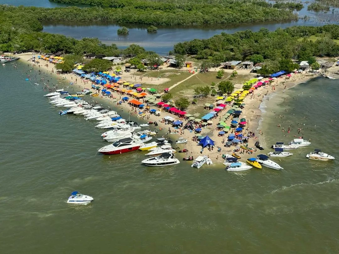 HectoRodriguez's tweet photo. Les comparto algunas imágenes que nos dejan estos carnavales... 😎🏖️🎊

Anoche tuvimos concierto en Río Chico y hoy en Higuerote. ¡Entrada gratuita! 

Y mañana tendremos el gran cierre del carnaval con el desfile de carrozas y comparsas frente al Parque Generalísimo Francisco de Miranda. ¡Los esperamos!

#Miranda #Carnaval2024