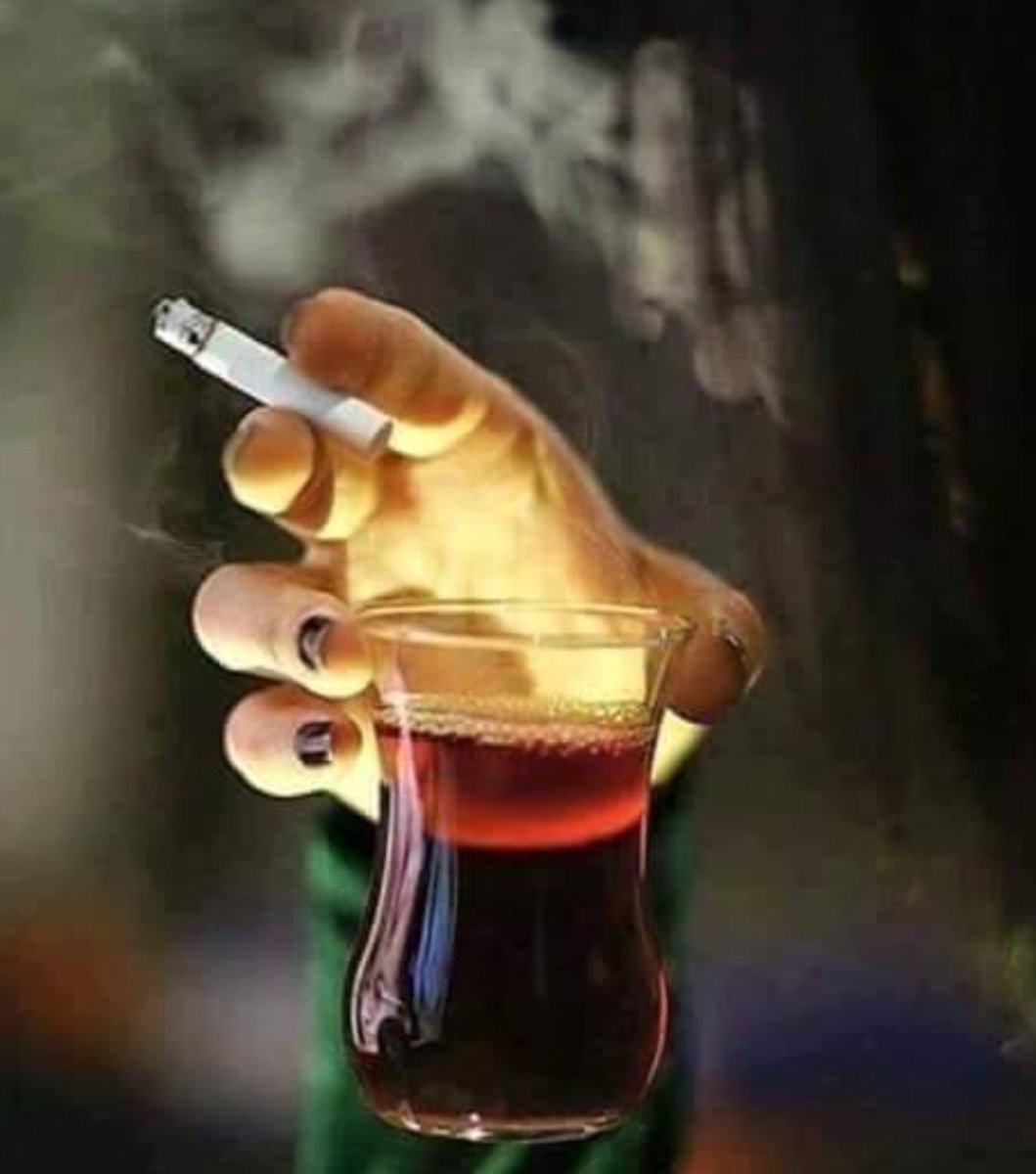 .
Mesela balkon, o evin bir parçası ama sokakta ama soğukta. 

Kendimi sana başka türlü anlatamıyorum.

Anlasana ...☕️🚬