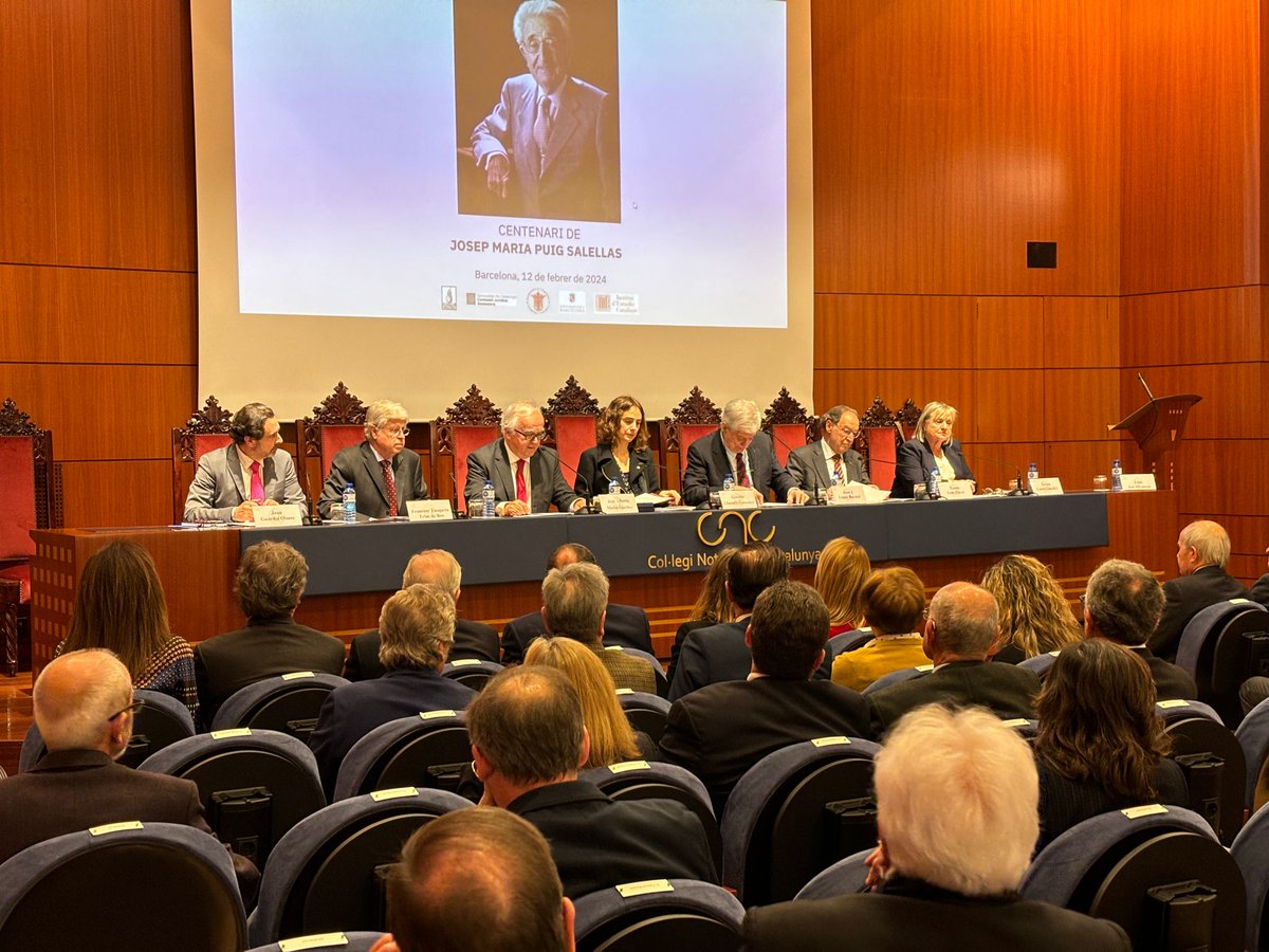 colnotaris's tweet photo. Hi intervenen J.A. Marín, degà de @colnotaris; J.J. López Burniol, president de Fundació Noguera; Francesc Tusquets, president de l'#AJLC; Albert Lamarca, expresident de la Comissió Jurídica Assessora; Teresa Cabré, presidenta de @iec; i Joan Guàrdia, rector de @UniBarcelona https://t.co/E1n0aOV8Qh