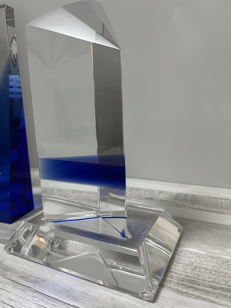 jsuarezruiz's tweet image. This has arrived today. My 5-year crystal as a Microsoft employee. Grateful for the support, collaboration and challenges to solve. #MicrosoftLife