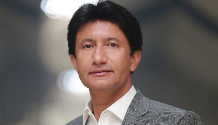 راولپنڈی میں سابق ایم پی اے چوہدری عدنان کا قتل افسوس ناک بھی ہے اور قابل مذمت بھی۔ پولیس کی تفتیش سے پتاچل سکے گا کہ واقعہ ذاتی دشمنی کا نتیجہ ہے یا کوئی اور محرکات ہیں،تب تک سانحے کو سیاست چمکانے کا ذریعہ نہ بنایاجائے۔ چوہدری عدنان حالیہ الیکشن میں کسی پارٹی کے امیدوارنہیں تھے۔