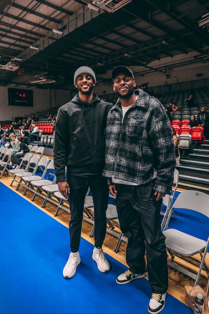 🏀⚽️ Great to have @OfficialBWFC captain @Ralmeidas5 with us courtside on Sunday #BritishBasketball #bwfc