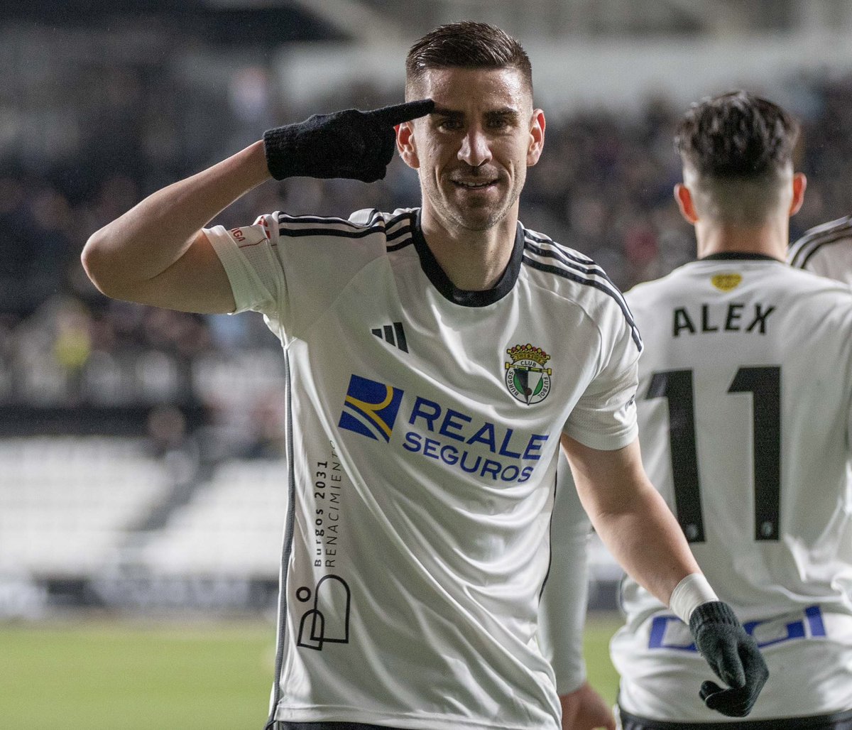 Es increíble lo que genera este equipo en El Plantío! Muy contento por seguir sumando y disfrutando! <a href="/Burgos_CF/">Burgos Club de Fútbol</a> 🤍🖤⚽️👉🏼😃
