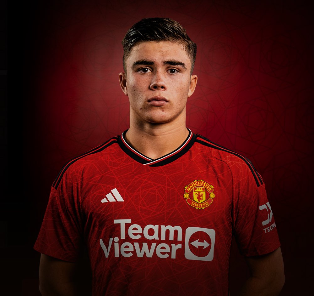 mufcMPB's tweet photo. Would you give highly-rated 16-year-old left-back Harry Amass a chance against Luton Town if Luke Shaw is unavailable?👇 https://t.co/VjJjliTsfv