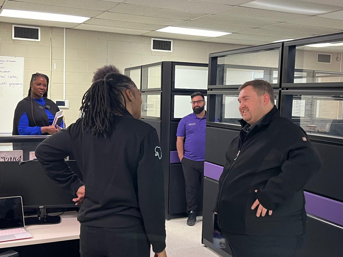 MichaelFordTO's tweet photo. We’re investing an additional $16.5M into the Economic Empowerment Stream of the Black Youth Action Plan.

In recent weeks, I’ve had the opportunity to see firsthand how these programs have empowered over 5,000 Black youth reach their full potential and launch their careers. https://t.co/Xd1SaNI1tE