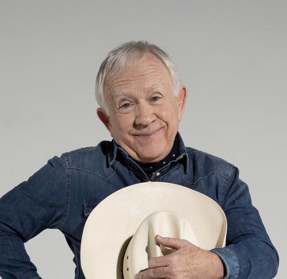 MediumSizeMeech's tweet photo. RIP Leslie Jordan, you woulda loved Texas Hold ‘Em https://t.co/FaLEySOtTs