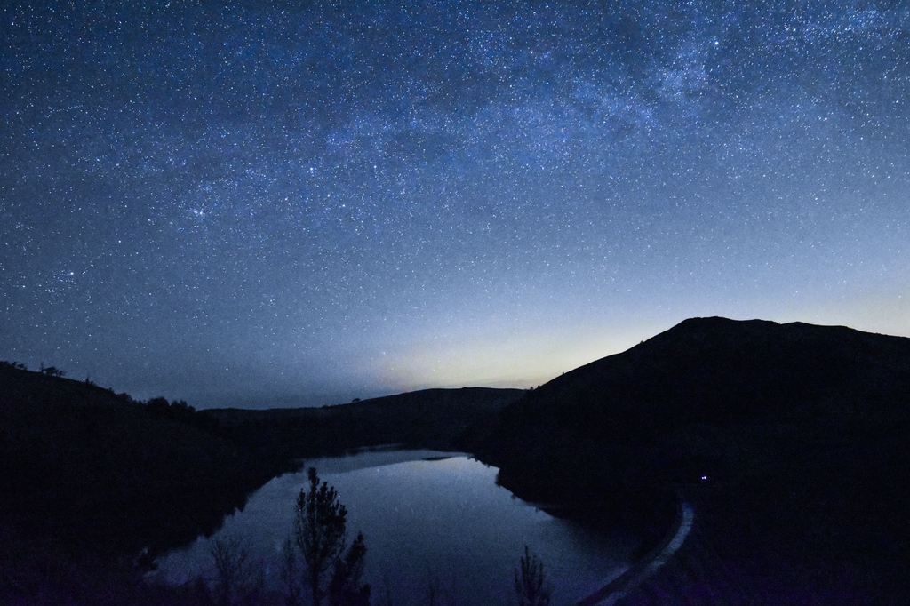 ✨️Discover the stunning dark skies of Mid Wales, this 'Dark Skies Wales Week.' 

📸 Dafydd Wyn Morgan - VisitCambrianMountains @VisitCambMtns

Your dark sky adventure starts here: l8r.it/IBdc

#visitmidwales #walesdarkskyweek #cambrianmountains