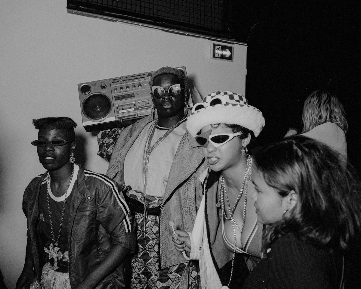 dieworkwear's tweet image. Some people naturally dress well because their dress is a reflection of a scene with cultural capital. If you&apos;ve ever been into any kind of scene, you know there are certain dress norms, even if no one articulates them to you. These norms form an aesthetic.