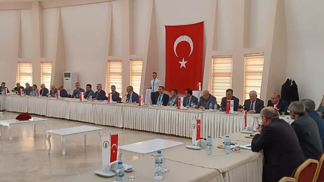 Aksaray_MEM's tweet photo. İl Millî Eğitim Müdürümüz Sayın Metin ALPASLAN, İlimiz Merkez Lise Müdürleri İle Toplantı Gerçekleştirdi

@tcmeb 
@Yusuf__Tekin 
@aksarayvaliligi 
@malikumbuzoglu 
@metinalpaslan40

👉🏻 https://t.co/OdKRxS6uUG https://t.co/WWHqz6sYrh