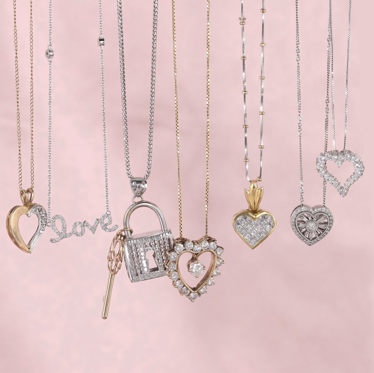 Carry your love close to her heart with our stunning heart gold and diamond necklaces and pendants 💖✨ Perfect Valentine's Day gifts to cherish forever! Enjoy 40% Off storewide! Link in Bio. 💝 #ValentinesDay #HeartNecklace #DiamondPendant #JewelryLover #777Jewelry #GoldHeart