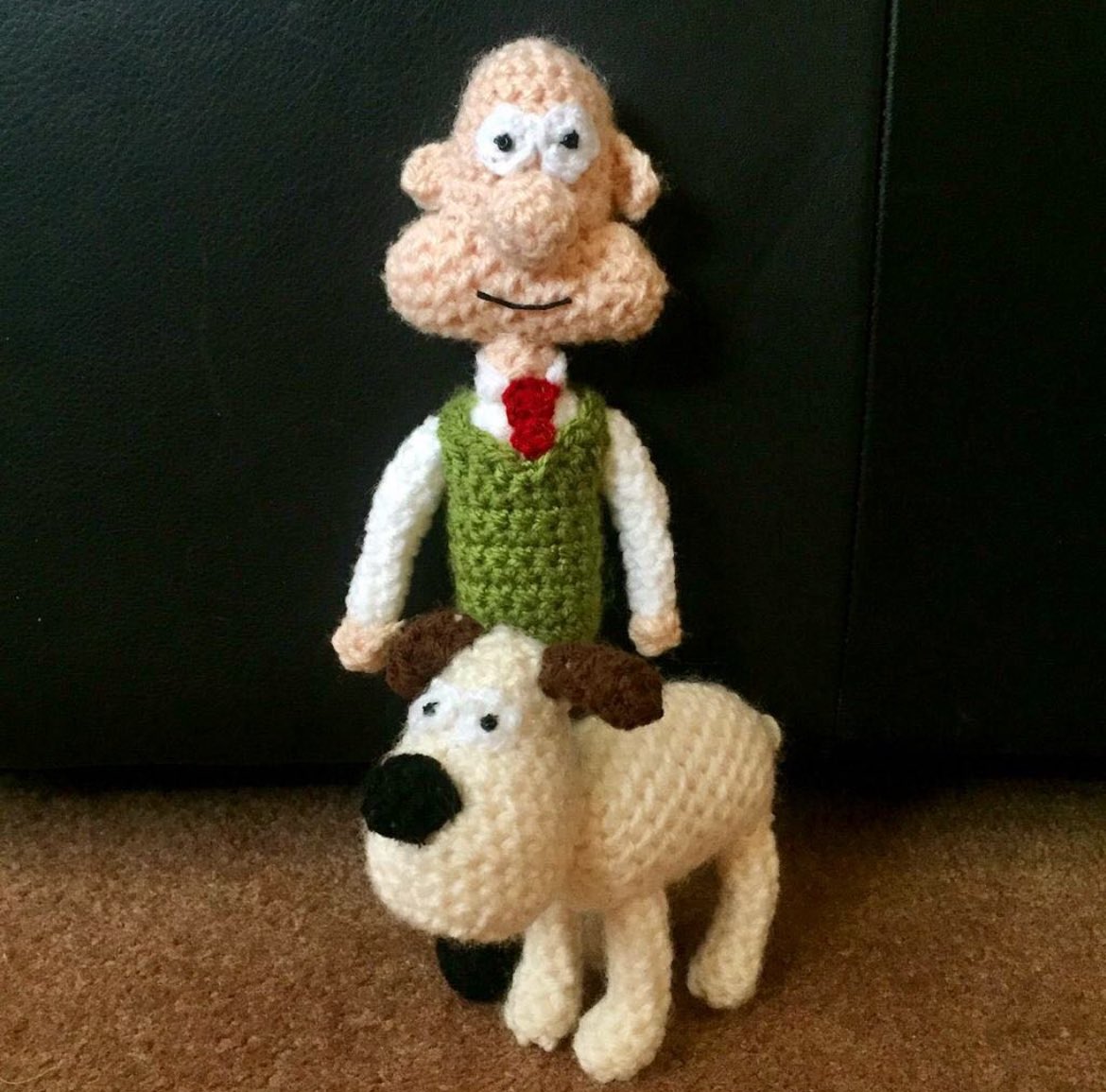 woolyoddities's tweet photo. Did you know that it’s Gromit’s Birthday today? Happy Birthday Gromit! May Wallace remember the Cheese and here’s to no surprise visits by Feathers 🐧 #wallaceandgromit #gromitsbirthday #crochet #handmadehour https://t.co/3o3UujkXvt