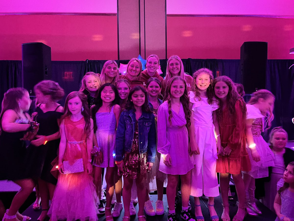 We had an amazing time dancing the night away at the Embassy Suites Daddy Daughter Dance this weekend! ❤️ #BoomerSooner ☝️