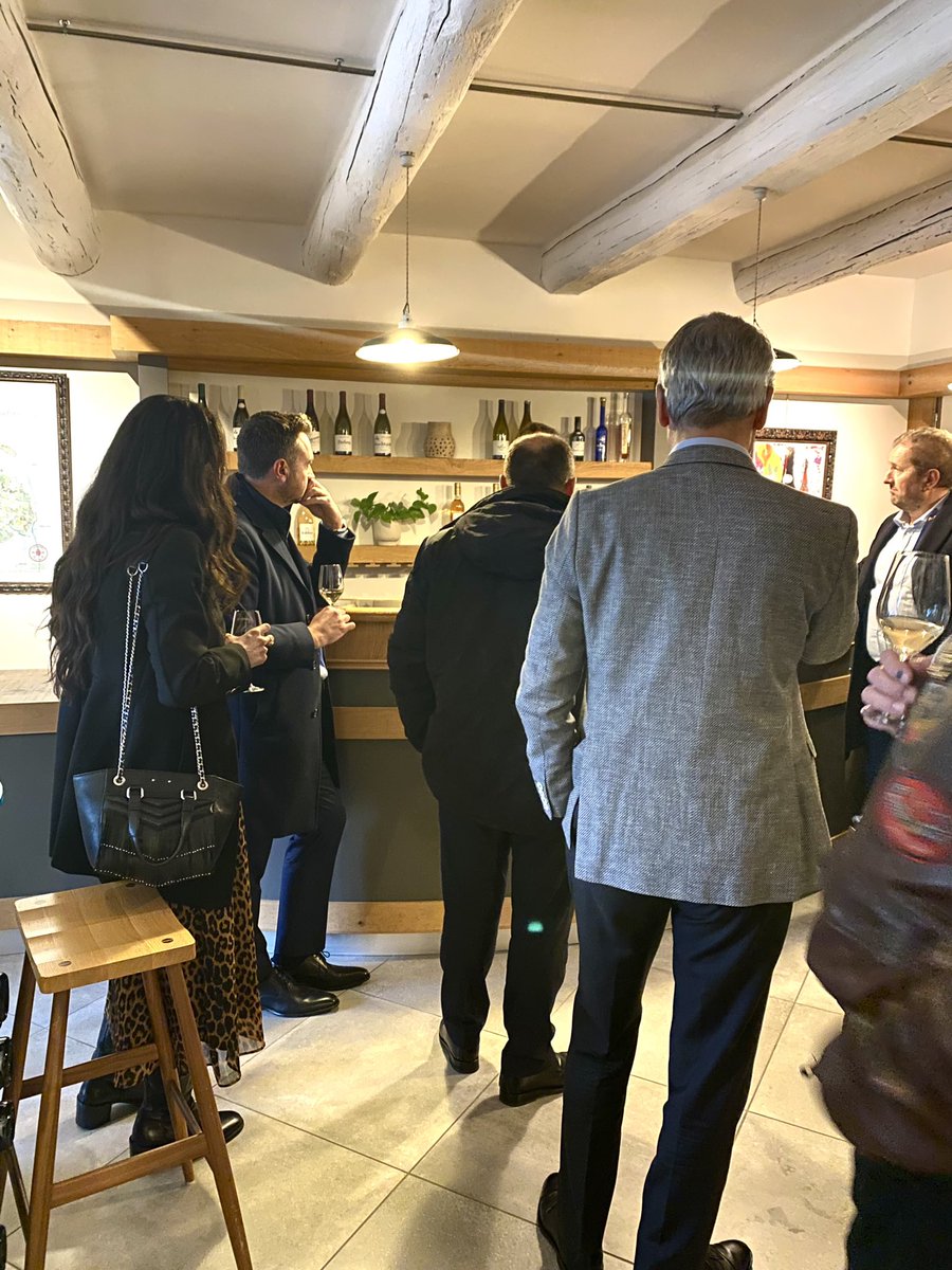 alaingargani's tweet image. Rencontres autour d’une dégustation de vins avec les représentants du @GHR_HCR Région Sud dans le #Vaucluse 🤝🍷 
En présence de la @CGPME84 @CpmeEst, de la CPME Centre Val de Loire et de Aurélie Panattoni