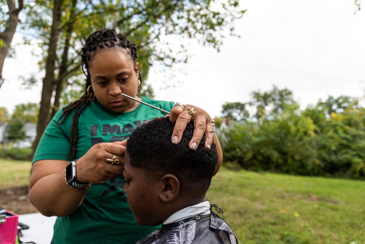 ccjones235's tweet image. Supporting local organizations and leaders is a powerful way to advance positive change. It's not just about giving; it's about growing together. Let’s keep investing in our communities – it’s where real change happens. #GrowLocal #CommunityCare