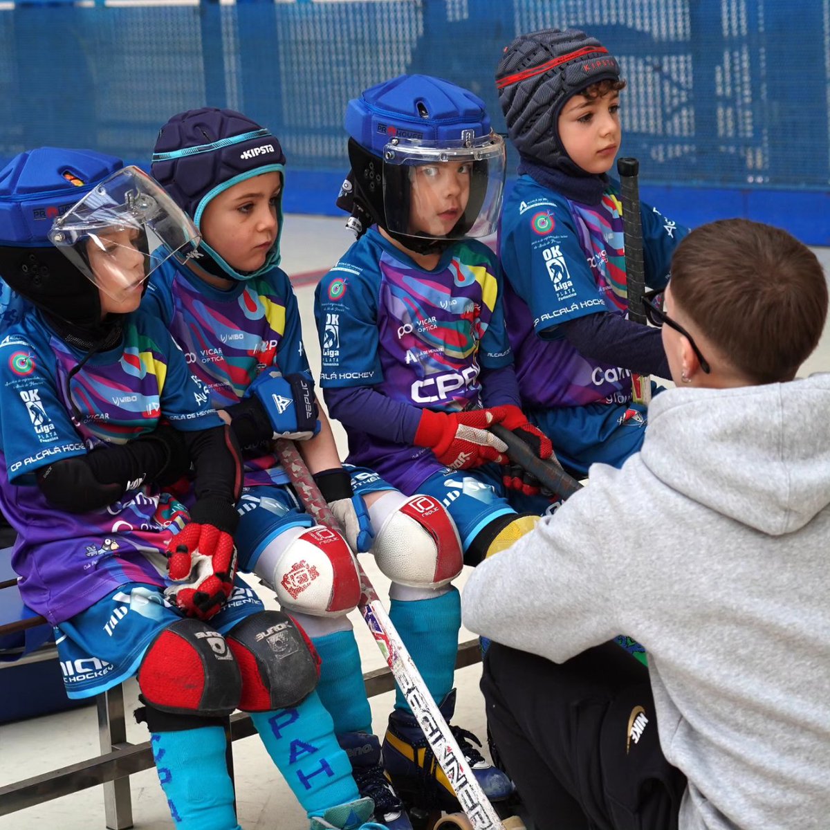 AlcalaHockey's tweet photo. Fin de semana difícil en cuanto a resultados de los equipos del Club pero no en cuanto al trabajo realizado que hará que las siguientes jornadas sean mejores.
Lo importante que seguimos disfrutando del mejor deporte. A seguir trabajando y aprendizaje continuo.
#BaseCPAH https://t.co/niiK1CQvoL
