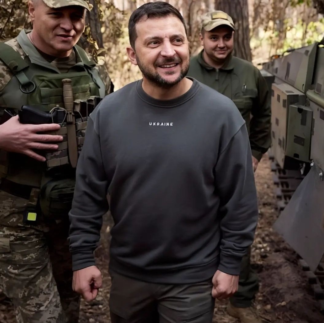 mary_HistoryFan's tweet photo. #NAFO #Fellas #FriendsOfUkraine   
Who's with me? 
I would like every single one of you to post a photo of Pres Zelenskyy and hashtag it #ZelenskyyWarHero 

Now. Please. 🙏
Thank you.

#StandWithUkraine https://t.co/iClnnfuwGe