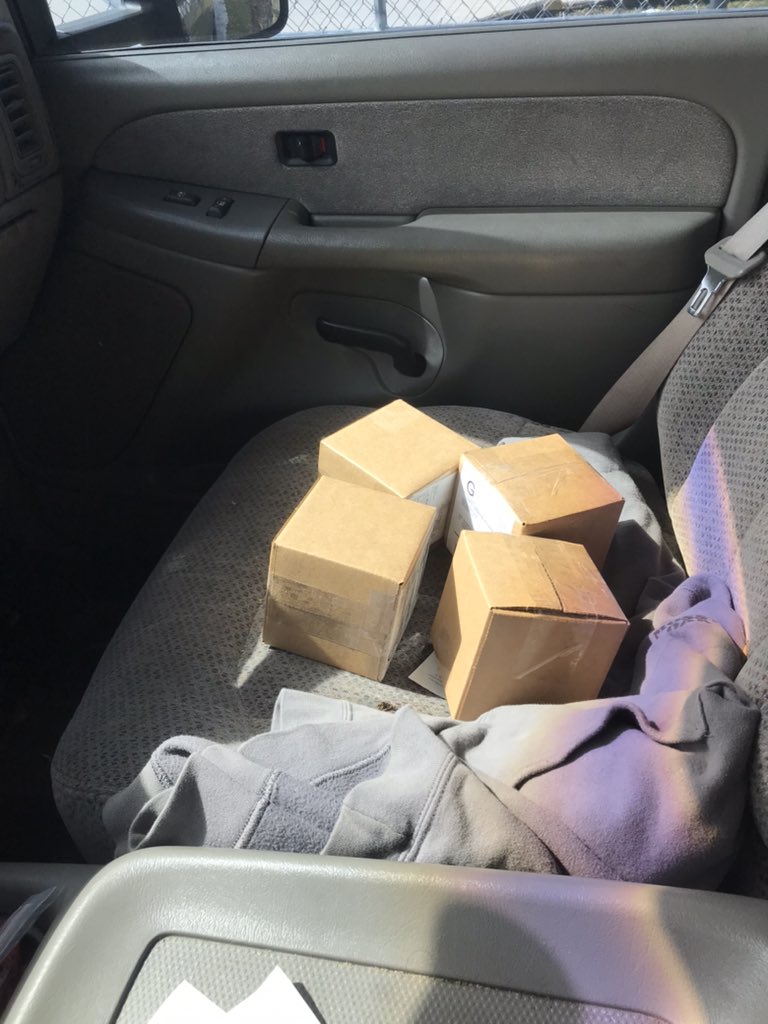 FBA_Blade's tweet image. Gotta love those lunch break FBM orders lmao