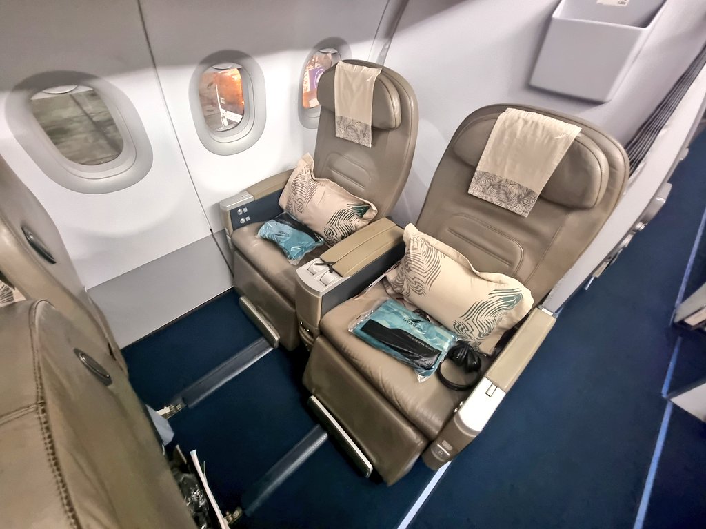 NonstopEurotrip.com 🇺🇦 tweet media